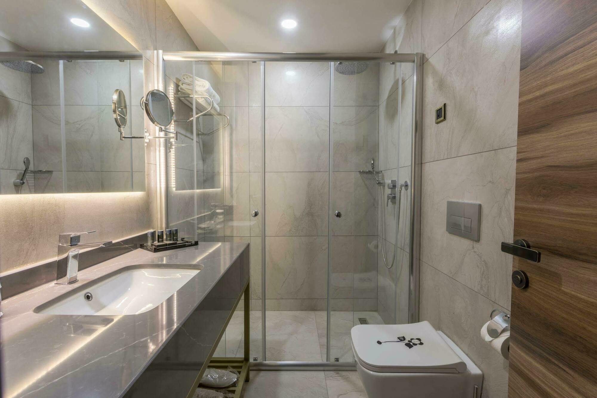 Shimall Hotel Газиантеп Екстериор снимка